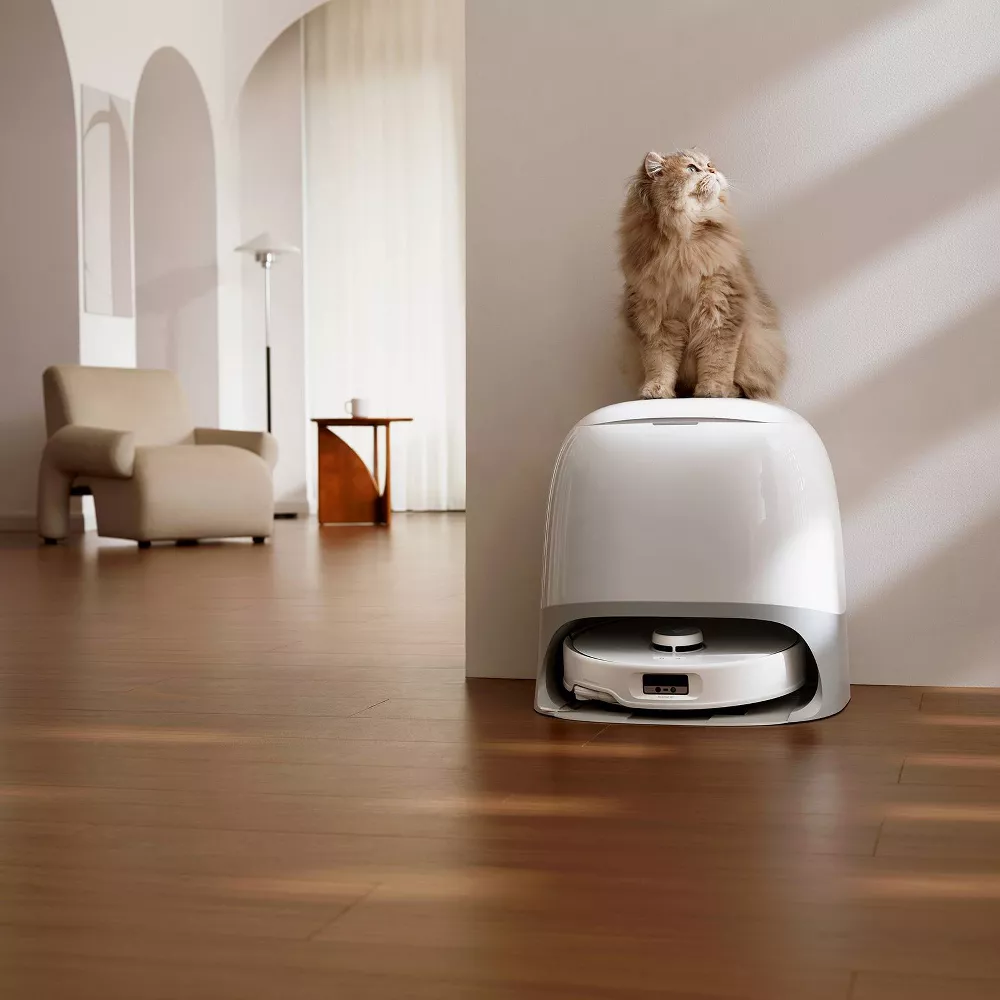 Hair-Tangle Resistant Robot Vacuum With Adaptive Lifting Chassis and Hot-Water Multifunctional Dock